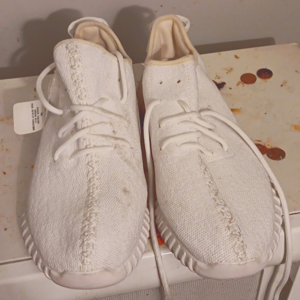 ADIDAS YEEZY